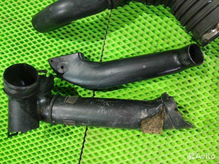 Корпус воздушного фильтра Renault Megane II