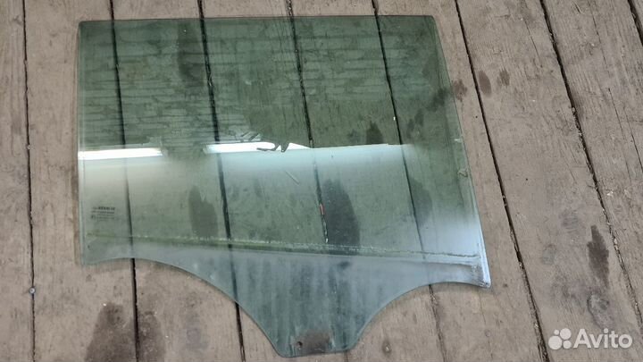 Стекло задней Правой двери Меган 2