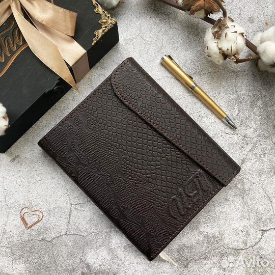 Легенда: Кожаный коричневый именной ежедневник Легенда с цельным блоком, подарок мужу - стиль и каче