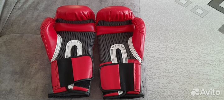 Боксерские перчатки