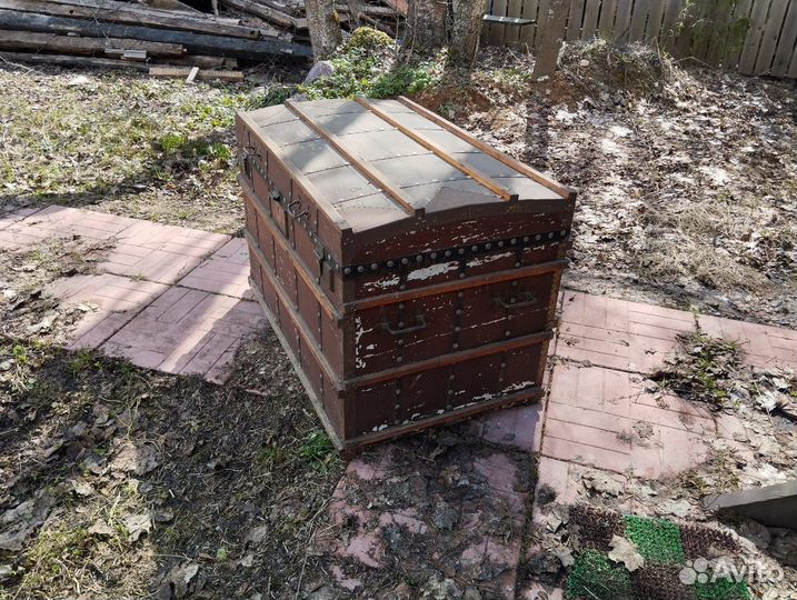 Сундук деревянный старинный