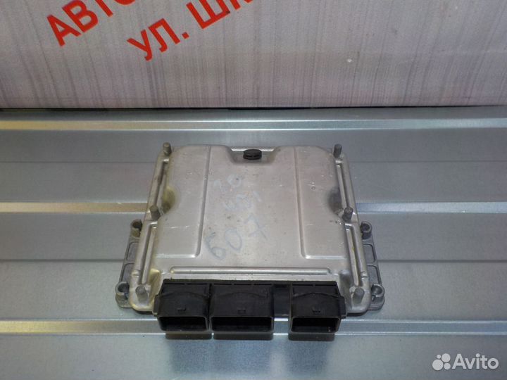 Блок управления двигателем Пежо 607