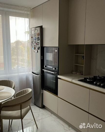 Кухня угловая стильная, многофункциональная