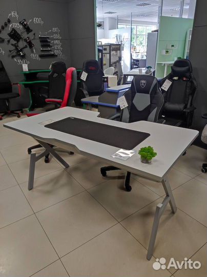 Компьютерный игровой стол