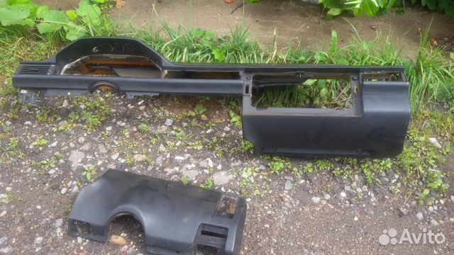 Приборная панель (торпеда) на Mercedes W124,190