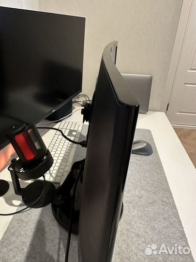 Монитор Samsung CF39 C24F390FHI черный