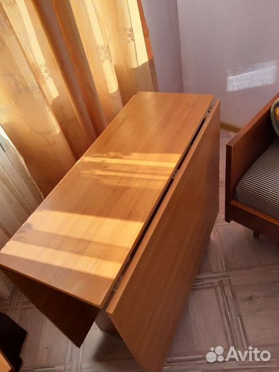 Стол хорошем состоянии