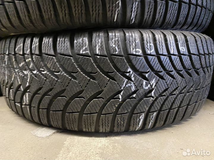 Michelin Alpin 4 215/60 R16