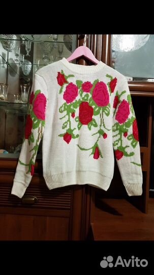 Свитер