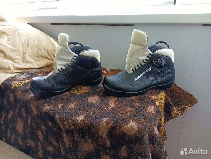 Лыжные ботинки