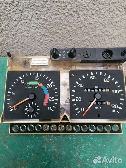 Приборная понель Volvo