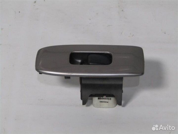 Кнопка стеклоподъемника передняя правая Mitsubishi