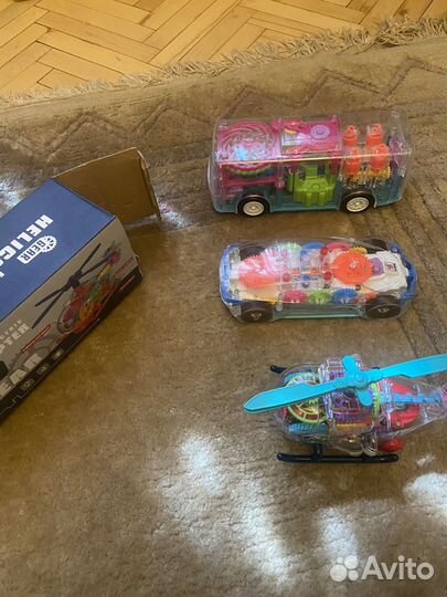 Светящийся с шестеренками автобус, вертолет