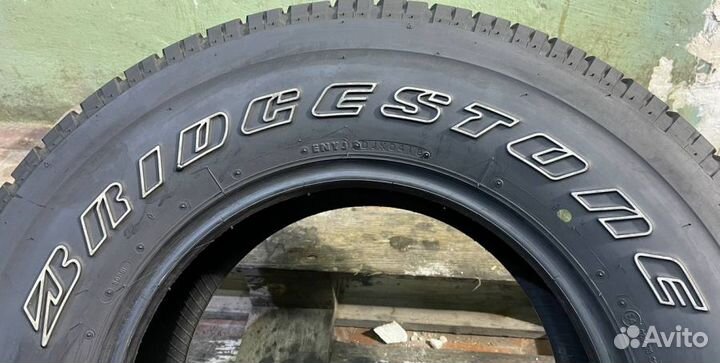 Bridgestone Dueler H/T D689 265/70 R16