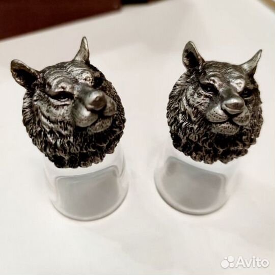 Рюмки-перевертыши с литыми головами 