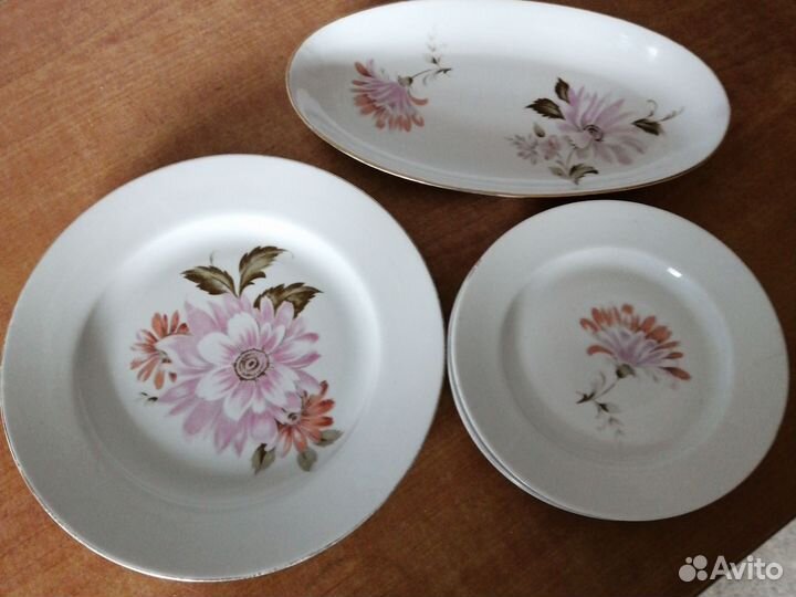 Набор тарелок