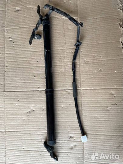 Амортизатор двери багажника прав. Toyota RAV4 2014