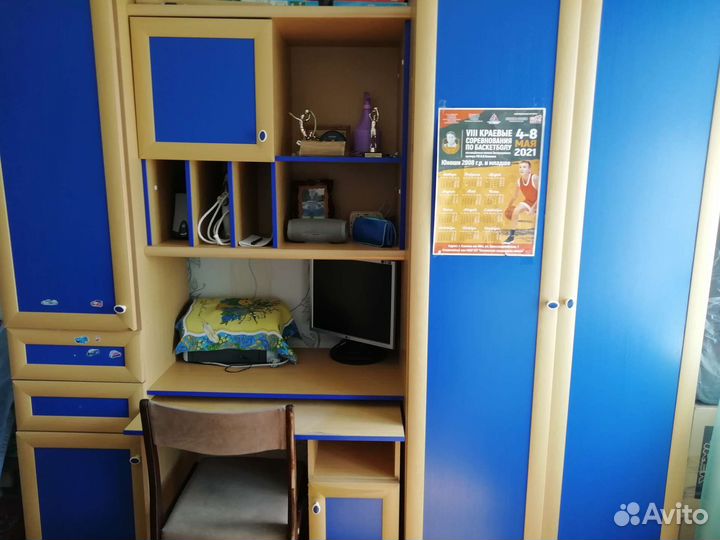 Школьный уголок