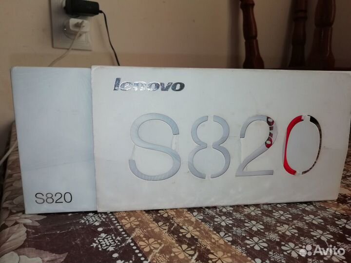 Lenovo S820