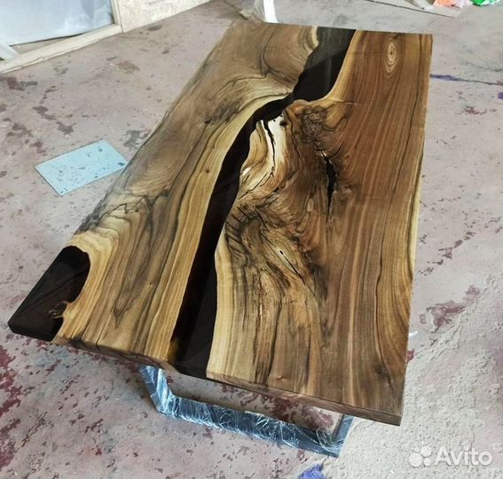 Компьютерный стол из слэбов дерева