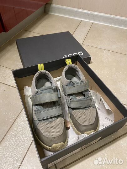 Кроссовки ecco 33
