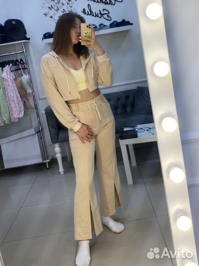 Женский костюм