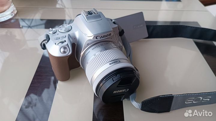 Зеркальный фотоаппарат новый canon 250d