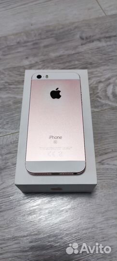 iPhone SE, 32 ГБ