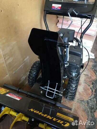 Снегоуборщик Champion ST661