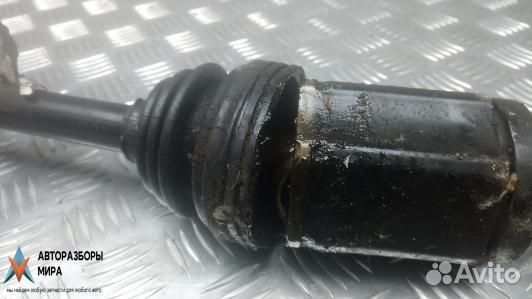Полуось передняя правая (приводной вал, ШРУС) BMW