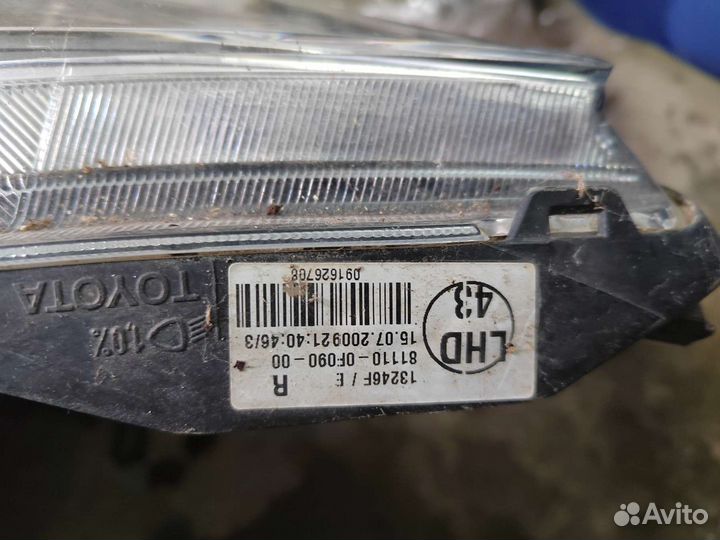 Фара правая Toyota Verso