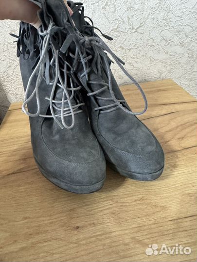 Ботильоны из натуральной замши 39 р на шпильке