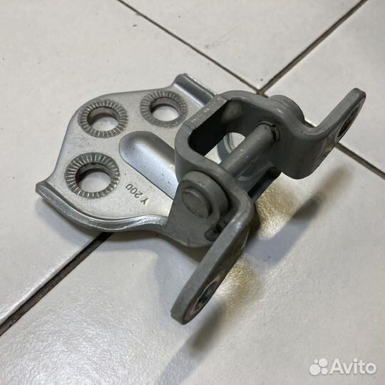 Петля двери задней левой нижняя SsangYong Actyon S