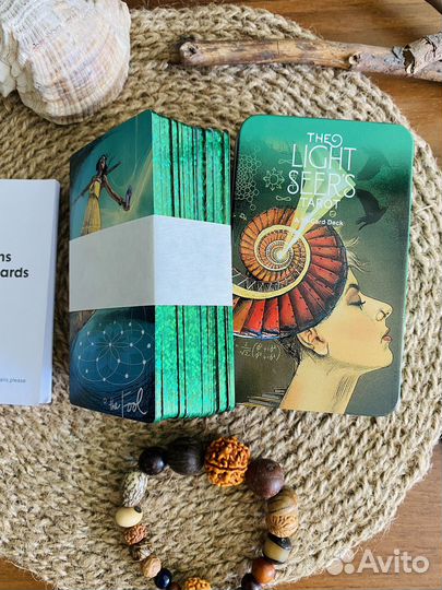 Таро Светлого Провидца в металлической коробке