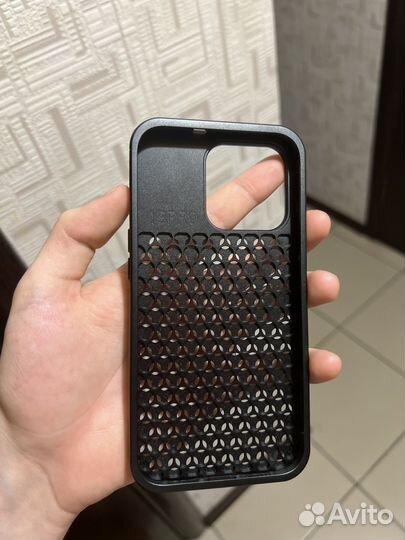 Чехол на iPhone 13 про