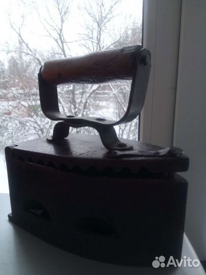 Утюг чугунный