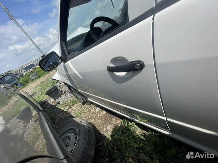 Дверь Skoda Fabia Левая правая передняя задняя