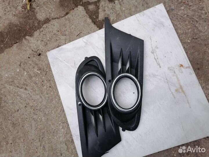 Продаю накладки(очки) на противотуманные фары