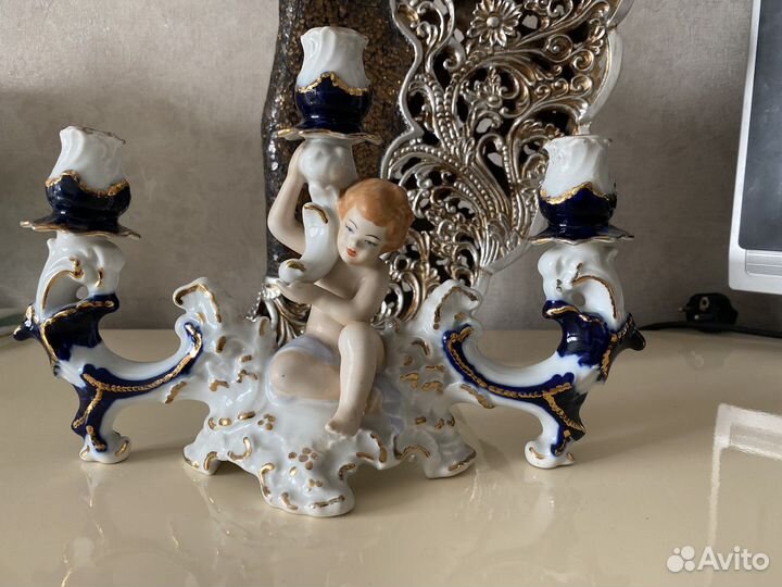 Фарфоровый подсвечник Путти