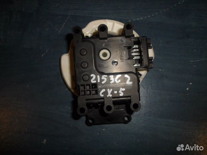 Моторчик привода заслонок отопителя (Mazda CX-5)