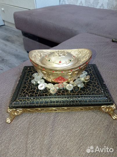 Сувениры статуэтки