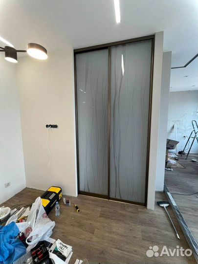 Стеклянная перегородка