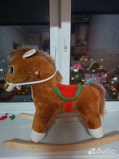 Детская качалка лошадь