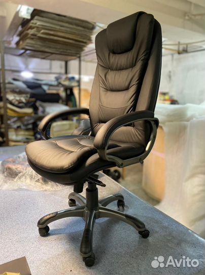 Офисное кресло