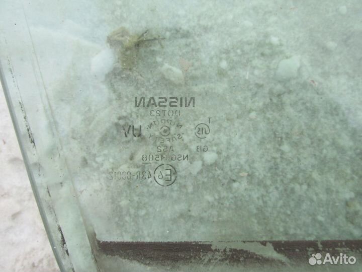Стекло двери переднее левое Nissan Teana J32