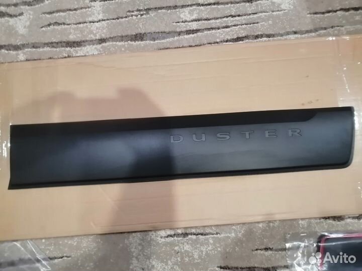 Оригинальные накладки на двери Renault Duster 2