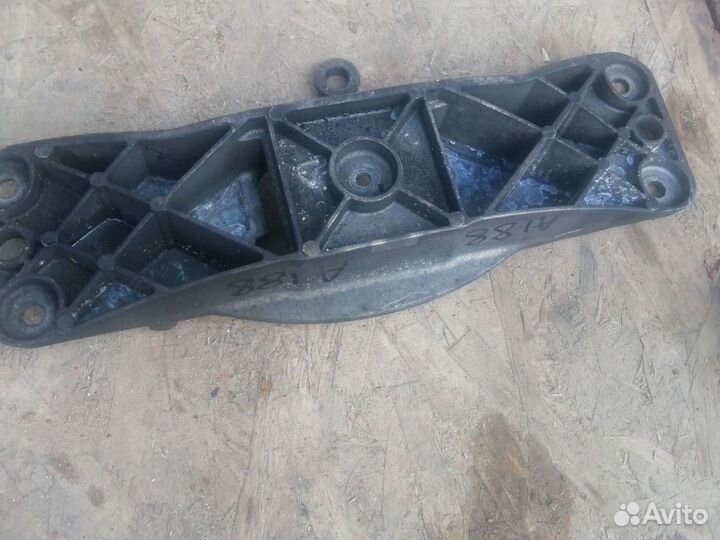 Траверса МКПП для бмв е60 BMW e60