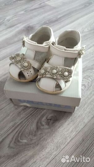 Босоножки для девочки