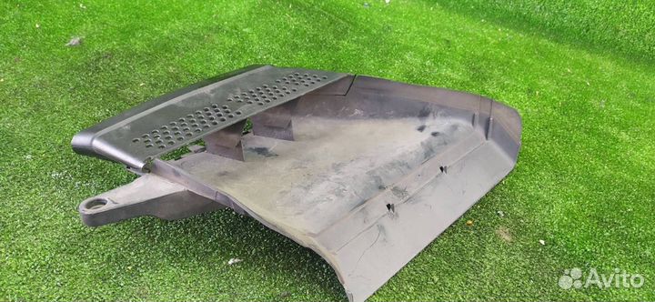 Воздухозаборник Audi A5 caeb 2010