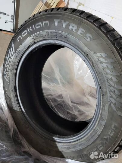 Nokian Tyres Hakkapeliitta 9 215/60 R16 99
